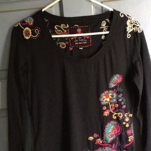 Johnny Was long sleeved tee shirt